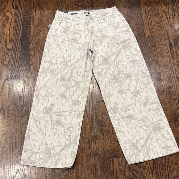 Wild fable ladies Leaf Print Wide-Leg Pants - Picture 2 of 5